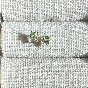 Peridot 3mm Green Stud 14K gold Earrings